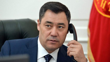 Садыр Жапаров созвонился с премьер-министром Японии Фумио Кисидой